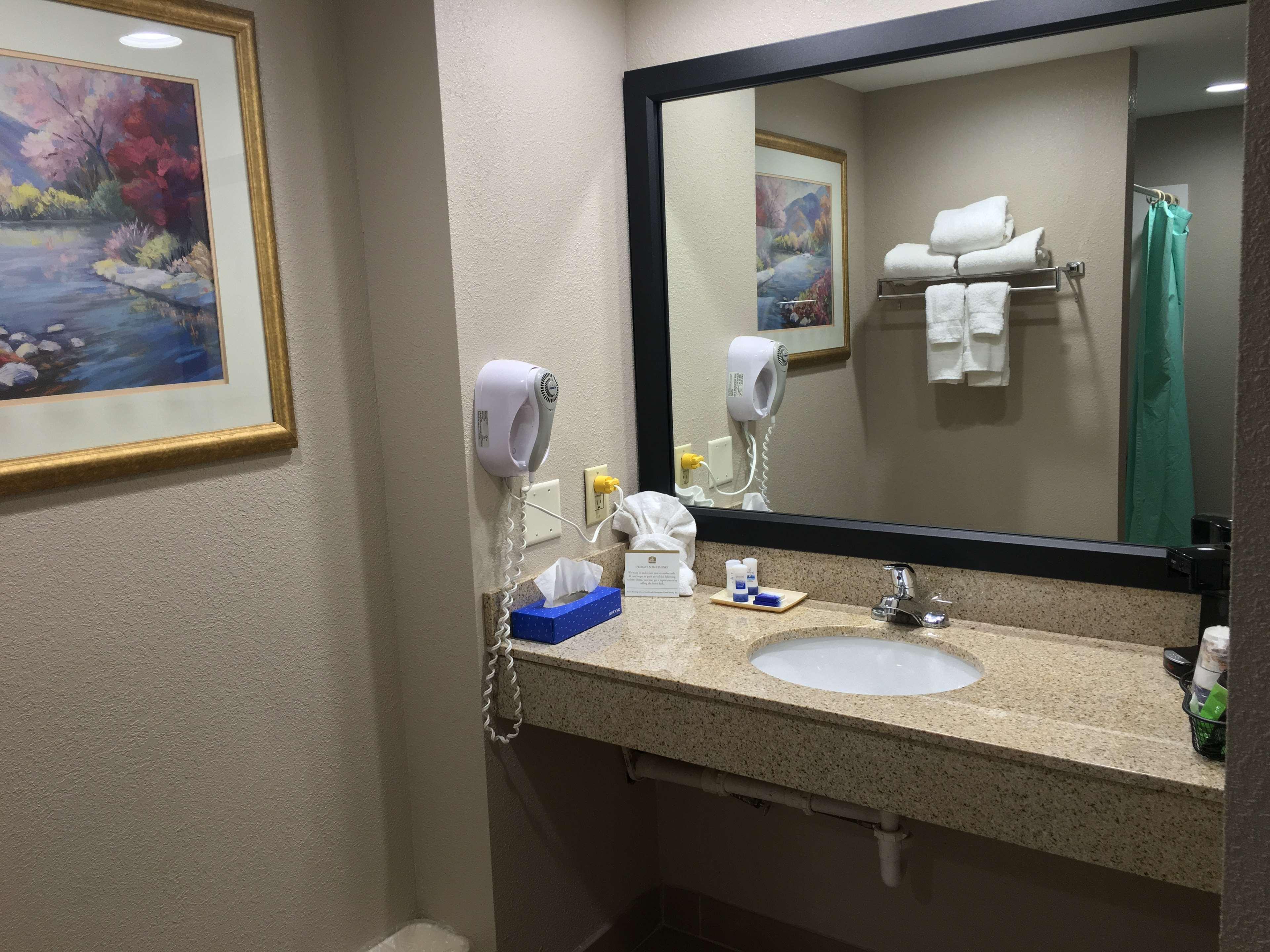 Best Western Gateway Adirondack Inn Utica Zewnętrze zdjęcie