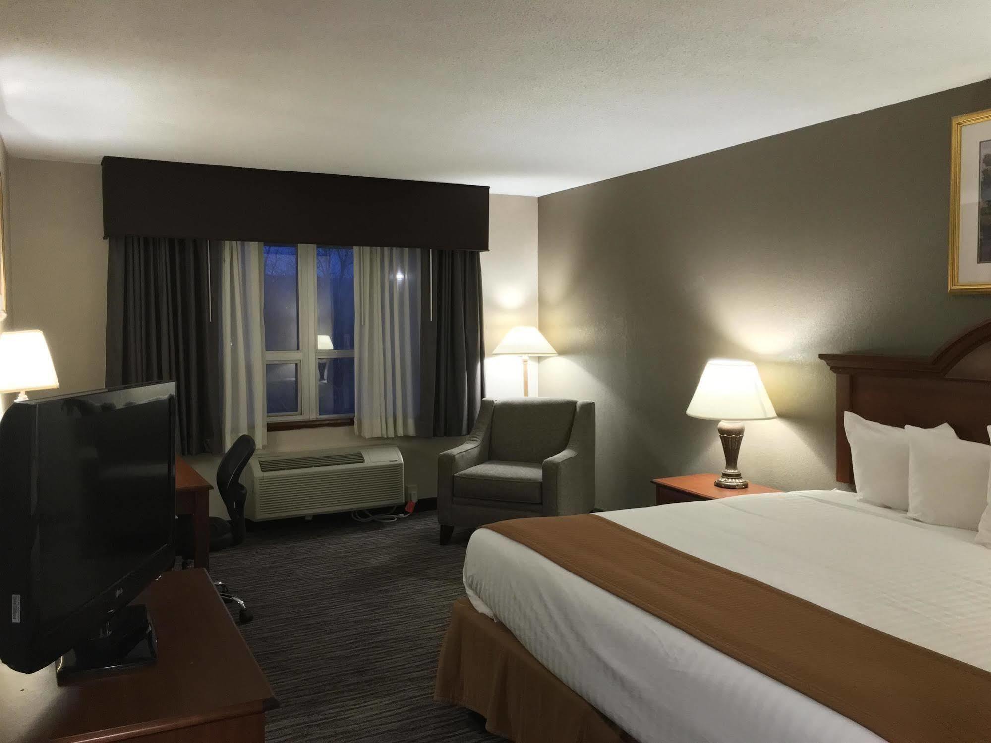 Best Western Gateway Adirondack Inn Utica Zewnętrze zdjęcie