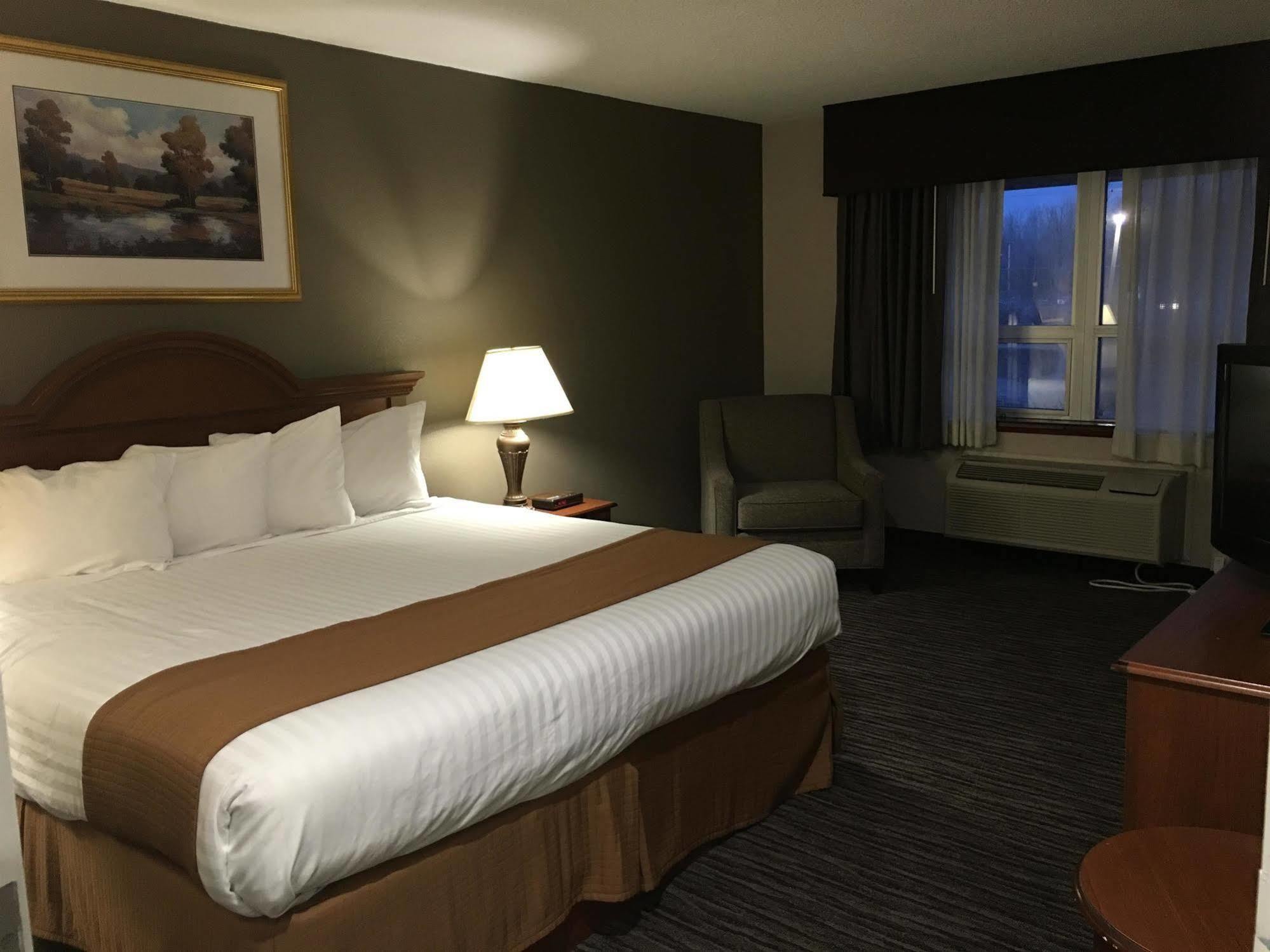 Best Western Gateway Adirondack Inn Utica Zewnętrze zdjęcie